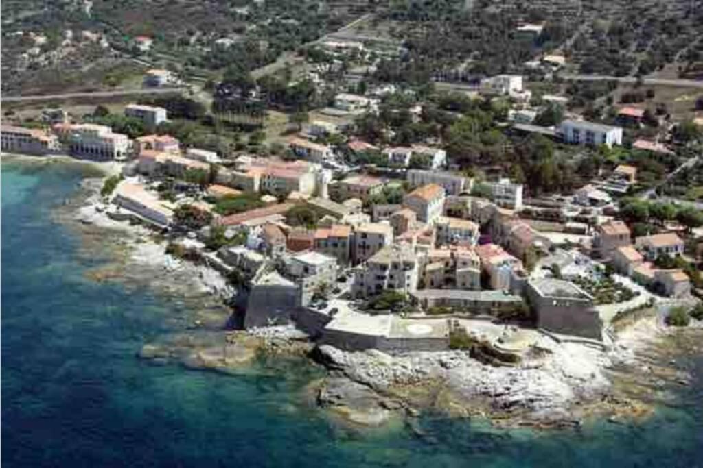 Studio tout équipé de 27m2, à 100m de la mer, et 500m des commerces Algajola  Esterno foto